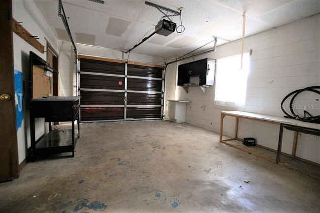Building Photo - 124 Lakeview Dr