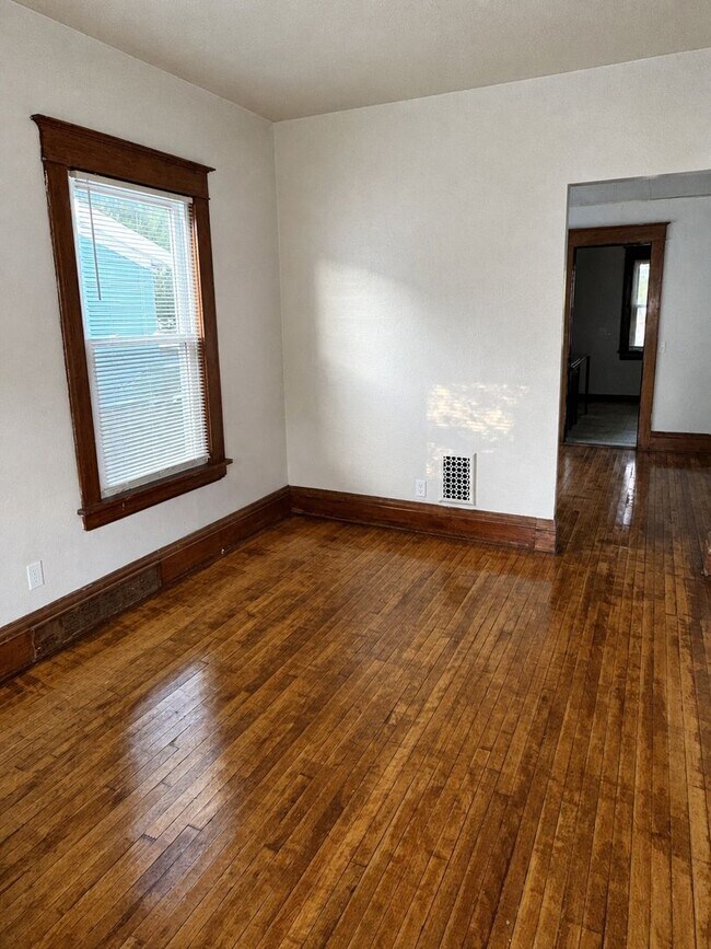 Building Photo - 50-52-52 Winterroth St