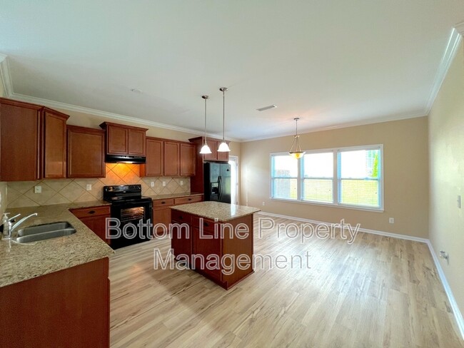 Building Photo - 815 Sarah Laura Ln