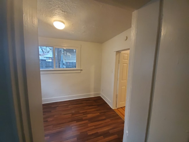 Building Photo - 2 Br Apartment on 28th St.