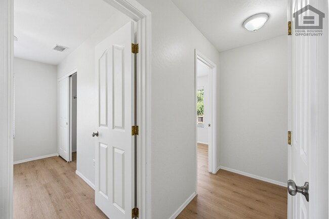 Building Photo - 4Bed + OFFICE + LOFT in Peoria! Ready for Immediate Move-In! -- FULLY REMODELED!