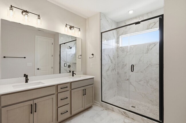 Building Photo - Like-New LoSo Townhome | 3BR + Loft | 2-Car Garage | Move-In Ready