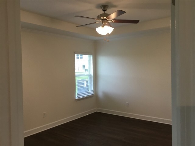 Building Photo - 970 Sunny Stroll Dr