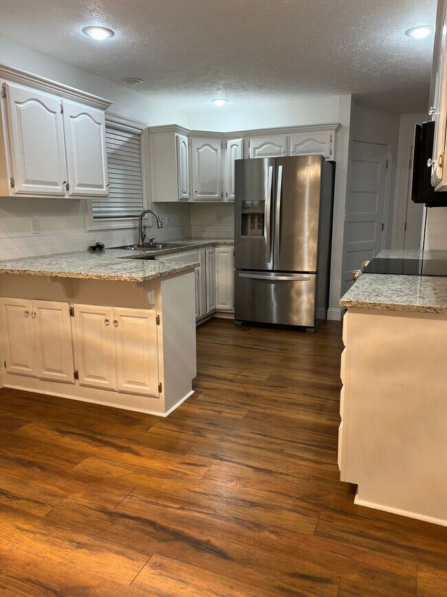 Building Photo - Galloway District RENTAL!  3-Bed, 2-Bath, 2-Car Garage