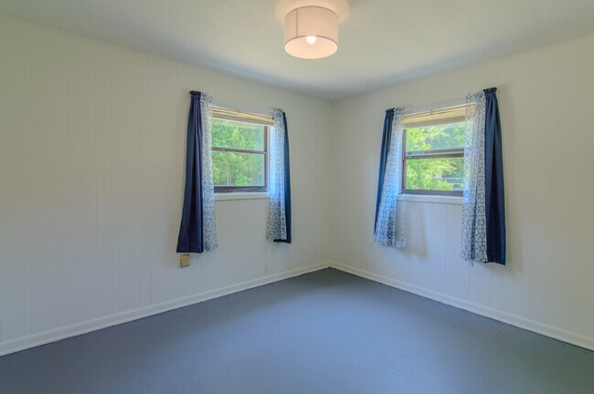 bedroom 2 - 508 NW 9th St