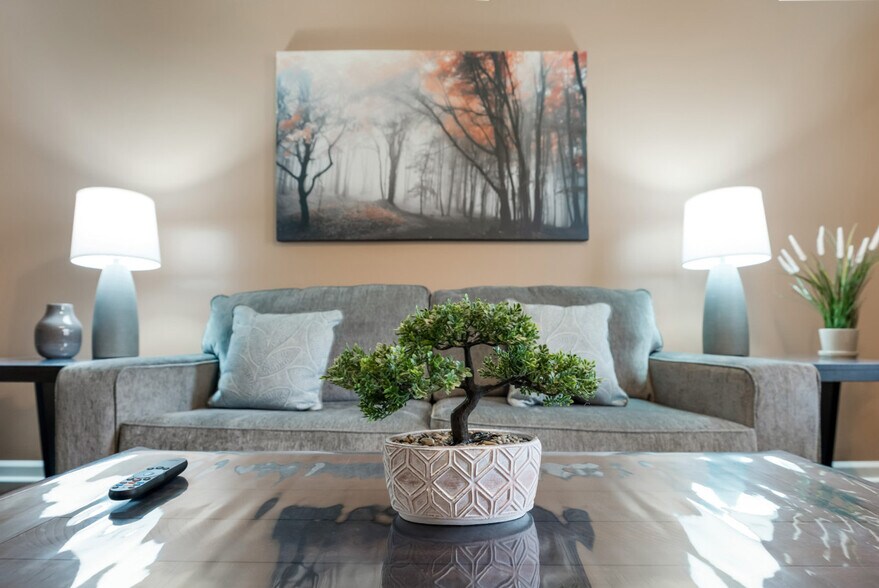 Building Photo - 284 Raleigh Dr