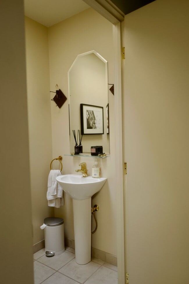Building Photo - Coming Soon! Cozy home in South Pasadena.