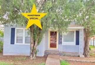Building Photo - Handyman Special $0 First Month's Rent / “You fix, you SAVE BIG!!” Contact Diane for details: 806...