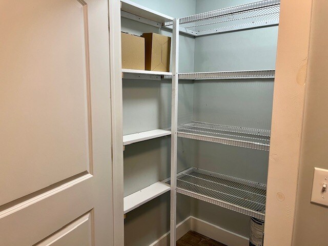 Building Photo - 1333 W 67th St