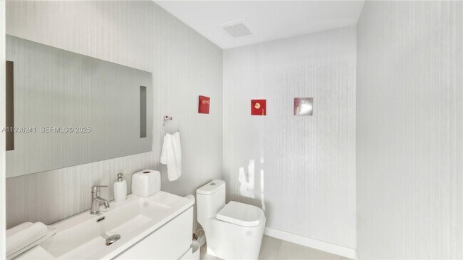 Building Photo - 2900 NE 7th Ave