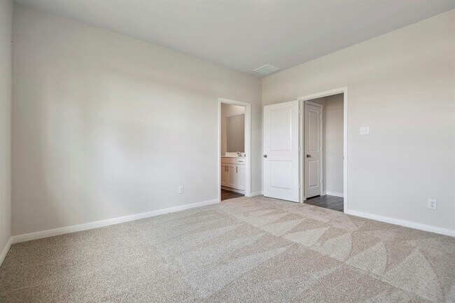 Building Photo - 16449 Blossom Grv Dr