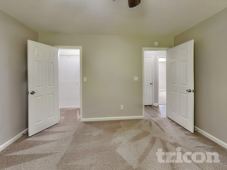 Building Photo - 73 Seagrave Ct