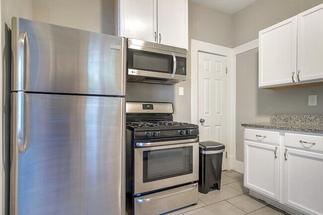 Building Photo - Renovated Winnetka Heights Craftsman home ...