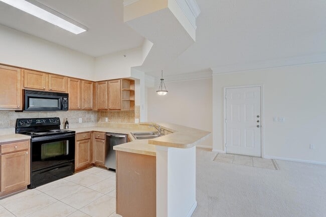 Building Photo - 9303 Myrtlewood Cir W