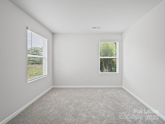 Building Photo - 914 S Battleground Ave