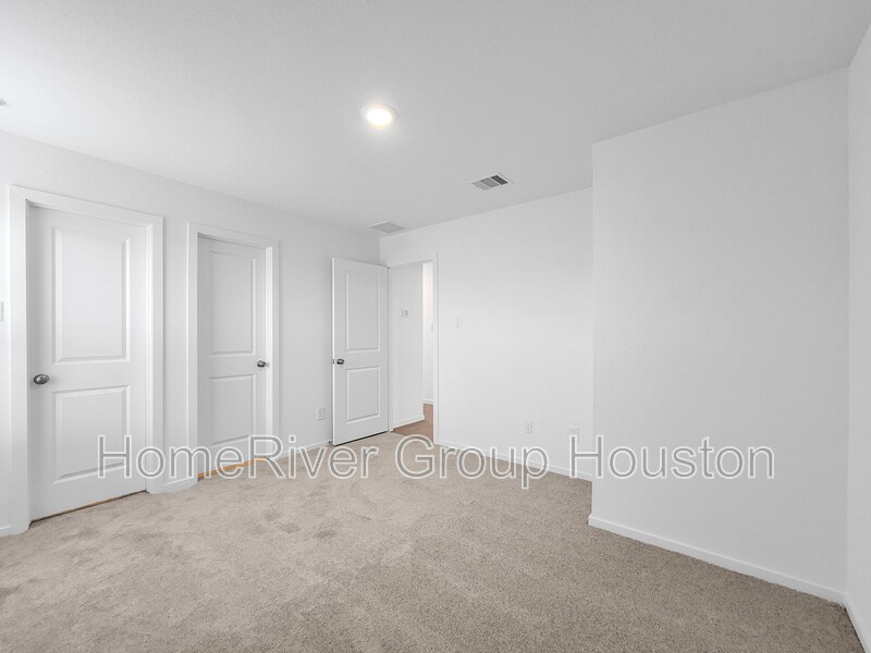 Building Photo - 112 Nicholas Rd