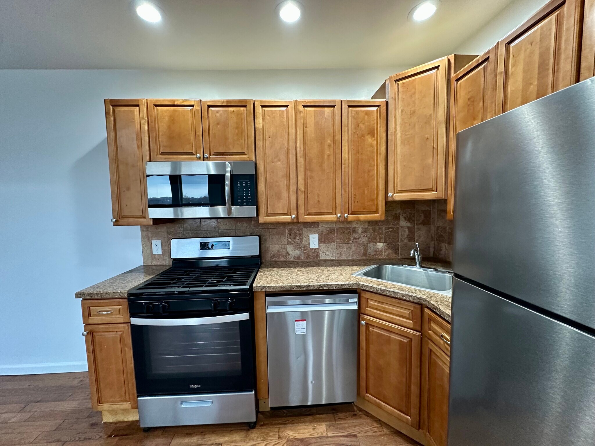 Building Photo - 37 Independence St