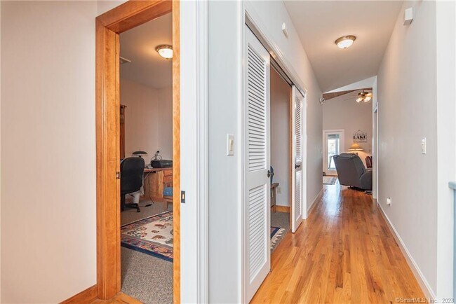 Building Photo - 246 N Shore Rd