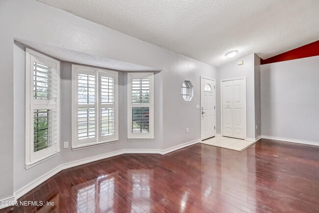 Building Photo - 13002 Viburnum Dr S