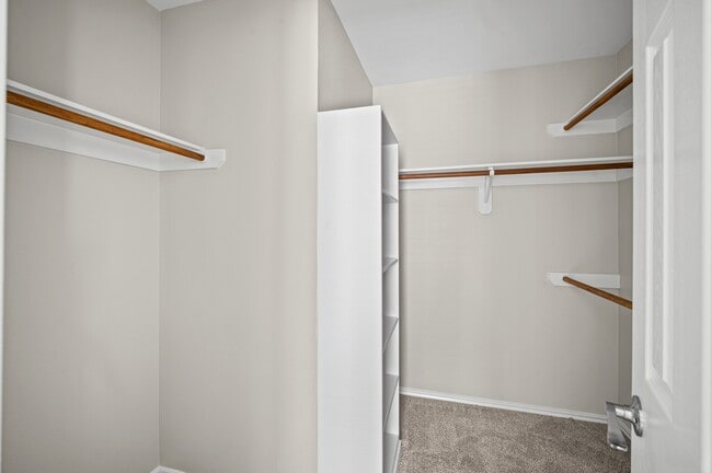 Building Photo - 11 Scenic Brook Ct