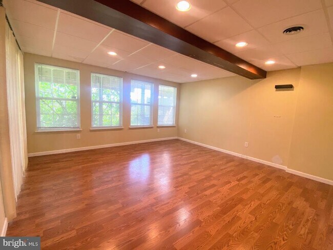 Building Photo - 172 S Savanna Dr