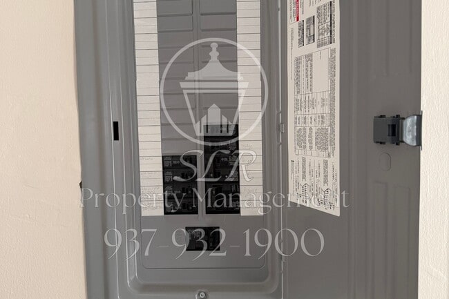 Building Photo - 541 Grafton Ave