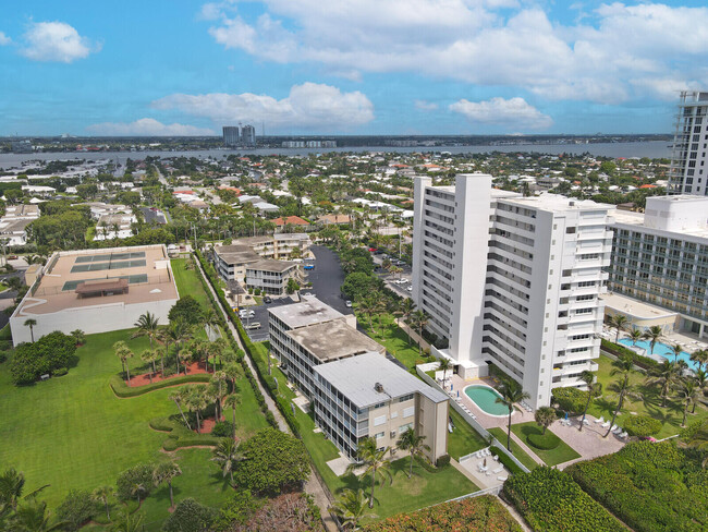 Building Photo - 3600 N Ocean Dr