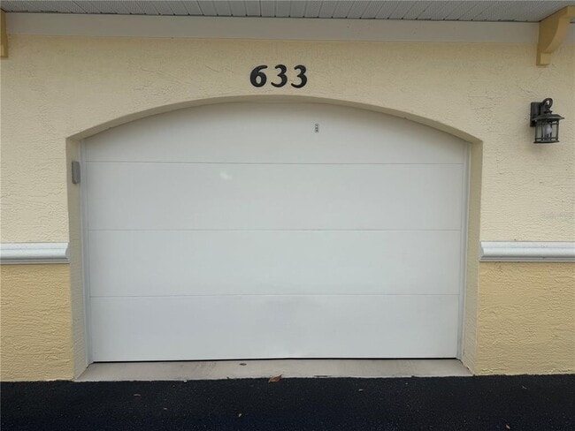 Building Photo - 600 Gardens Edge Dr