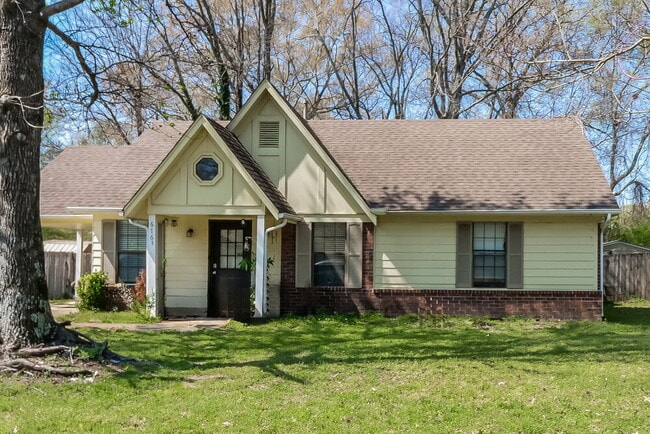 Building Photo - 6763 Ashland Dr