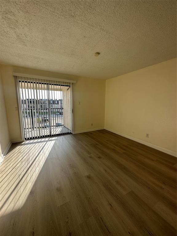 Building Photo - 206 Plaza Verde Dr