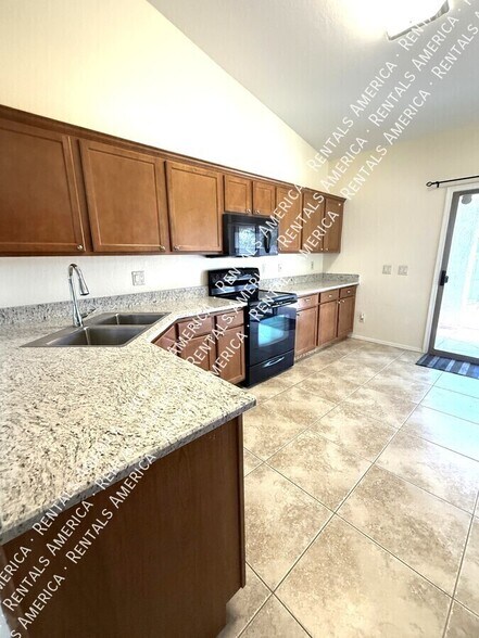 Building Photo - 3051 S Eugene