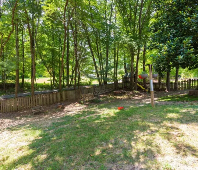 Building Photo - 3823 Jocelyn Dr