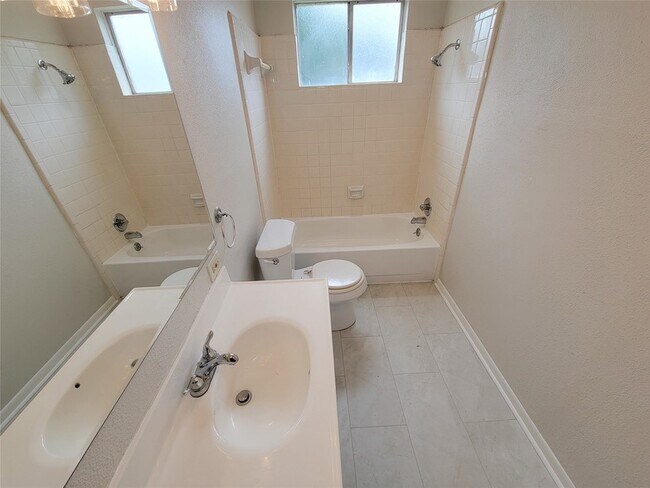 Building Photo - 14403 Cypress Branch Dr