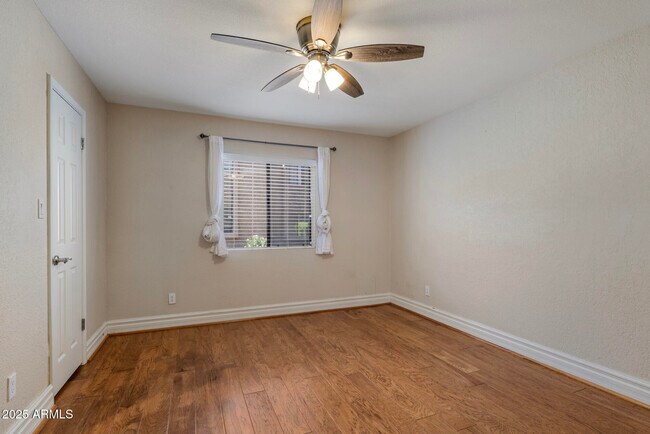 Building Photo - 3825 E Camelback Rd