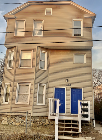 Primary Photo - 19 Eastwood Ave