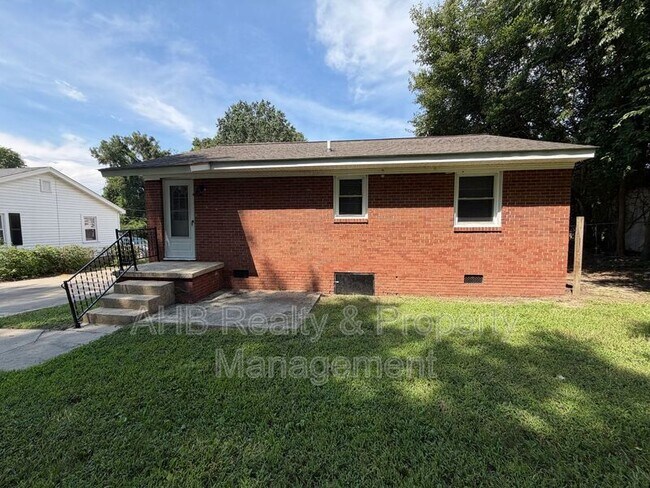 Building Photo - 645 Montgomery St