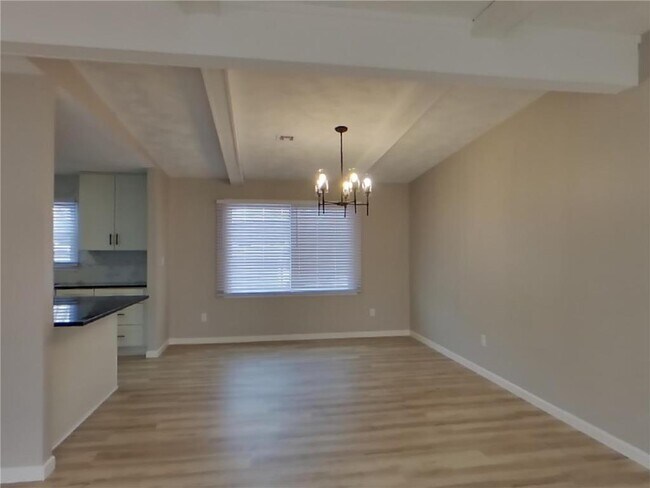 Building Photo - 1309 11th Ave W