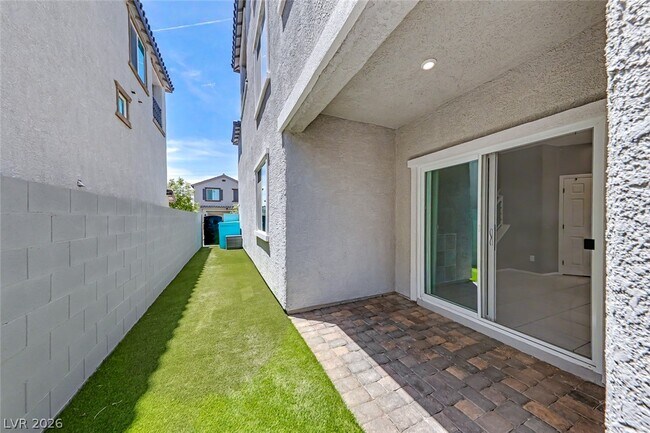 Building Photo - 10634 Sariah Skye Ave
