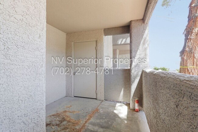 Building Photo - SW!! First floor unit with Balcony!! Gated!! Clubhouse!!  Community pool!! Spa!! Exercise Room!! ...