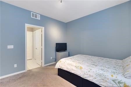 Building Photo - Elegantly Crafted & Tantalizingly Spacious...