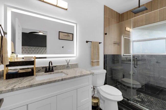 Building Photo - 6726 Dumble St