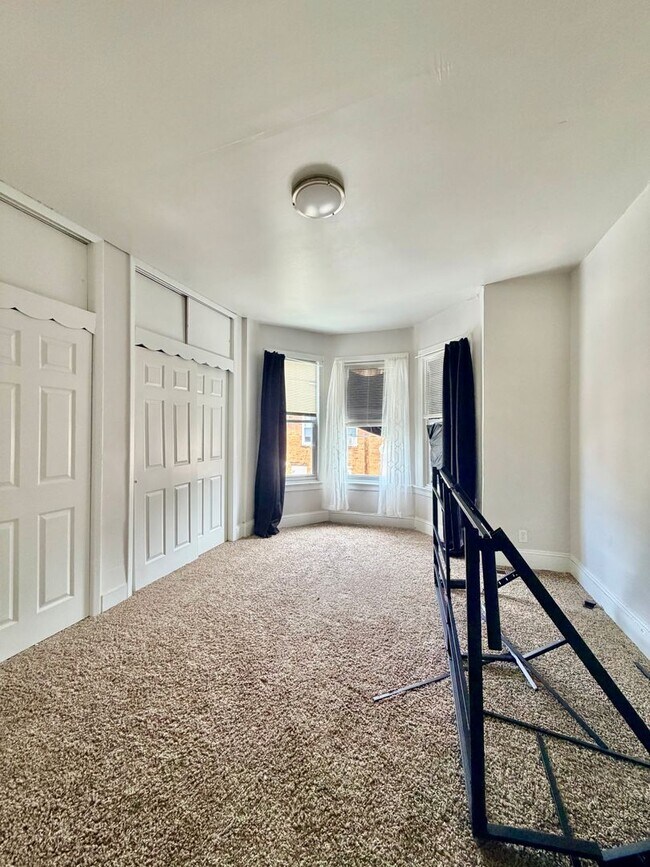 Building Photo - Spacious 3-Bedroom Home with Central A/C, In-Unit Laundry & Pet-Friendly Living