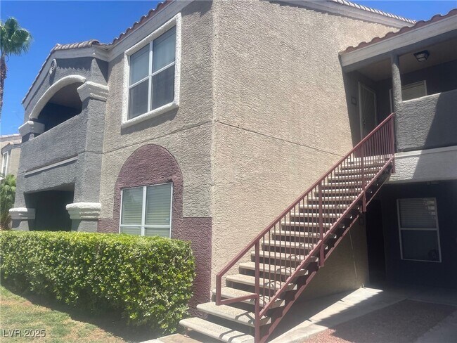Primary Photo - 5055 W Hacienda Ave