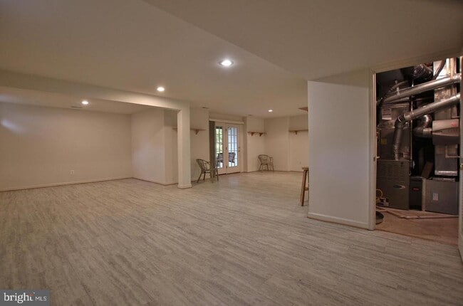 Building Photo - 15417 Duckling Pl