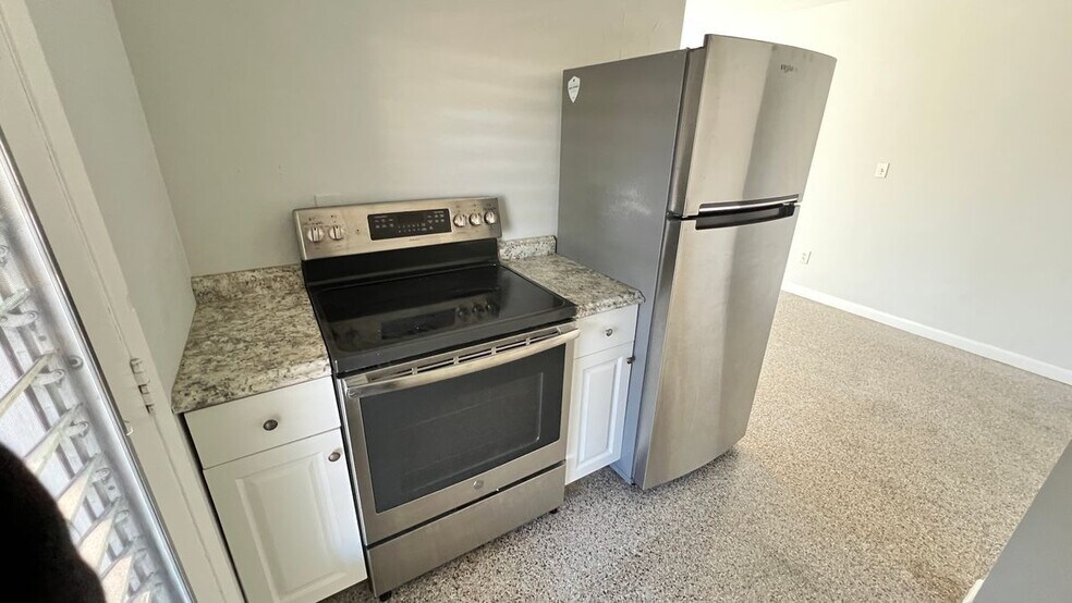 Building Photo - 2323 Belmar Dr