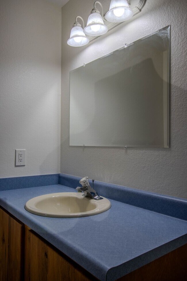 Building Photo - 609 Cobblestone Ct