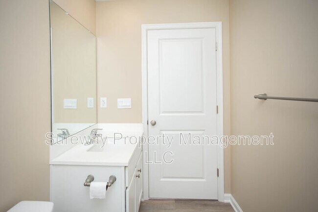 Building Photo - 239 Macoun Way