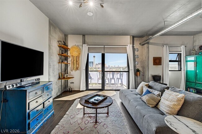 Building Photo - 353 E Bonneville Ave