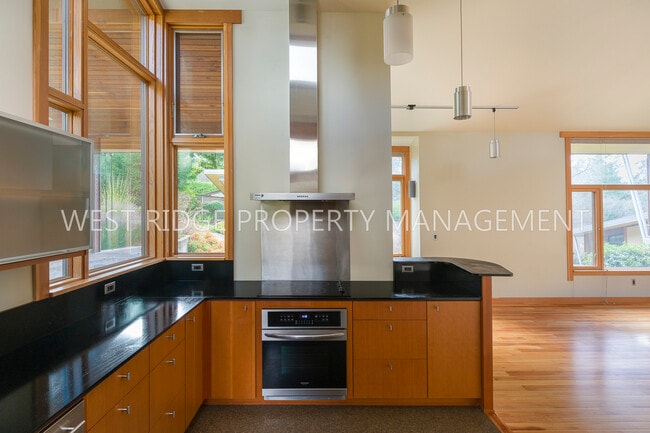 Building Photo - 9310 SW 8th Dr