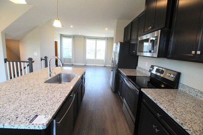 Building Photo - 4489 Drysdale St